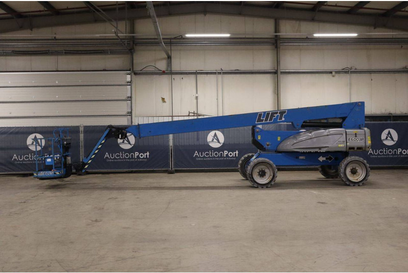 JLG E600JP - رافعات سلة تلسكوبية: صور 2 JLG E600JP - رافعات سلة تلسكوبية: صور 2