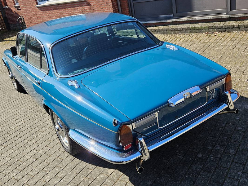 Jaguar XJ 4.2 Manual 4-Speed Overdrive - سيدان: صور 4 Jaguar XJ 4.2 Manual 4-Speed Overdrive - سيدان: صور 4