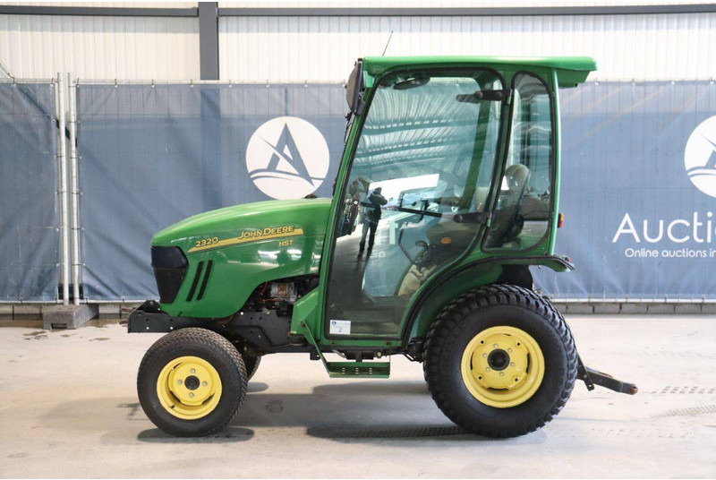 John Deere 2320 - جرار: صور 2 John Deere 2320 - جرار: صور 2