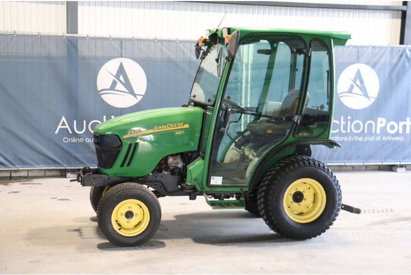 John Deere 2320 - جرار: صور 1 John Deere 2320 - جرار: صور 1