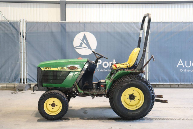 John Deere 4100 - جرار: صور 2 John Deere 4100 - جرار: صور 2