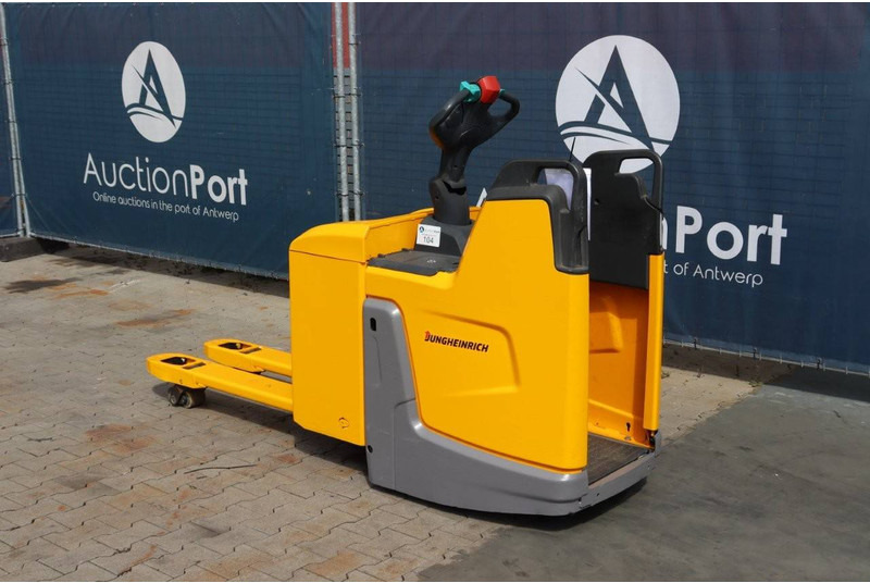 Jungheinrich EJC 110 - معدات الرفع منخفض المستوى: صور 3 Jungheinrich EJC 110 - معدات الرفع منخفض المستوى: صور 3