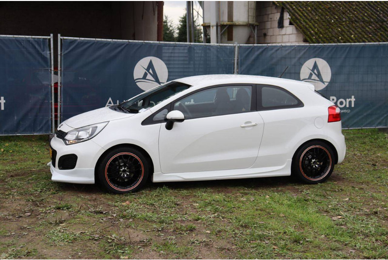 Kia Rio - سيدان: صور 1 Kia Rio - سيدان: صور 1