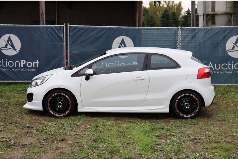 Kia Rio - سيدان: صور 2 Kia Rio - سيدان: صور 2