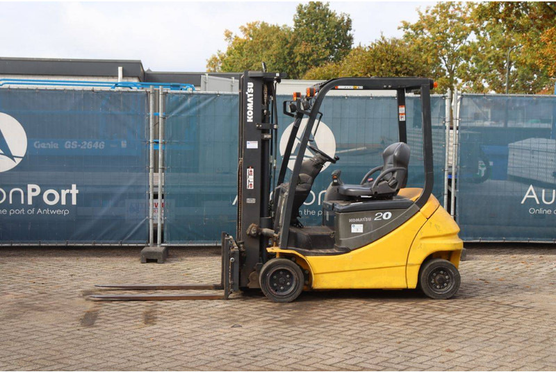 Komatsu FB20A-12 - رافعة شوكية كهربائية: صور 1 Komatsu FB20A-12 - رافعة شوكية كهربائية: صور 1