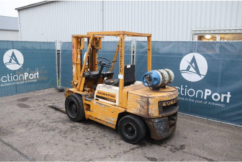Komatsu FG30-8 - رافعة شوكية تعمل بالغاز: صور 3 Komatsu FG30-8 - رافعة شوكية تعمل بالغاز: صور 3