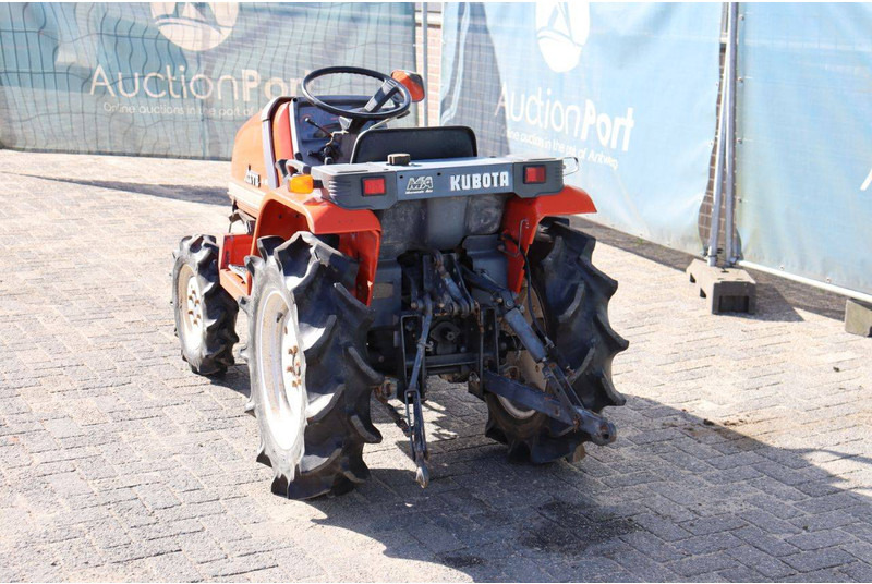 Kubota Aste A-15 - جرار: صور 4 Kubota Aste A-15 - جرار: صور 4