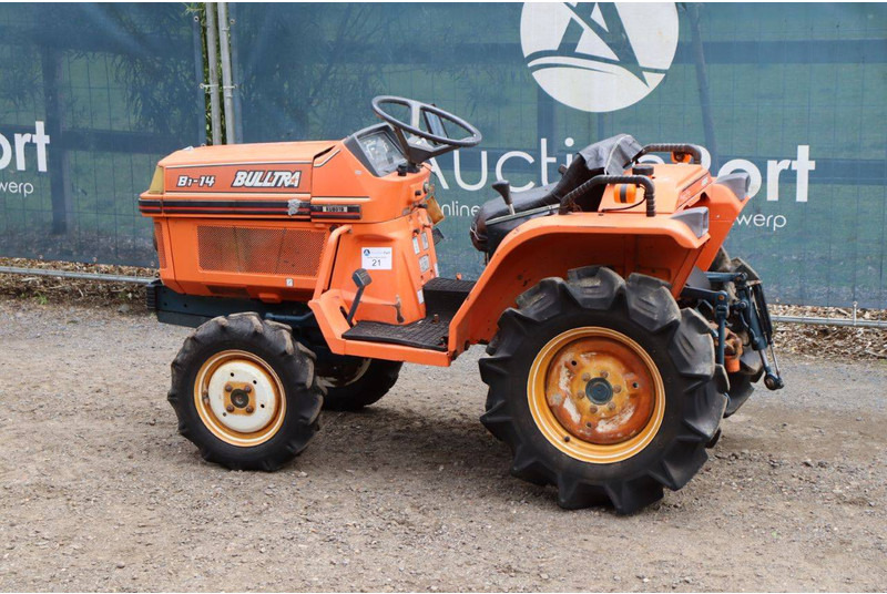 Kubota B1-14 Bulltra - جرار: صور 3 Kubota B1-14 Bulltra - جرار: صور 3