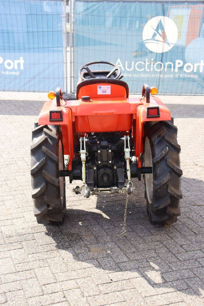 Kubota B1-16 Bulltra - جرار: صور 5 Kubota B1-16 Bulltra - جرار: صور 5