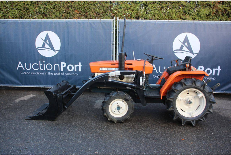 Kubota B1500DT - جرار: صور 2 Kubota B1500DT - جرار: صور 2