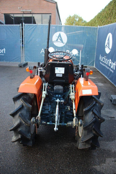 Kubota B1500DT - جرار: صور 4 Kubota B1500DT - جرار: صور 4