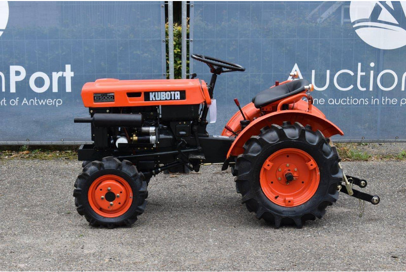 Kubota B5000 - جرار: صور 2 Kubota B5000 - جرار: صور 2