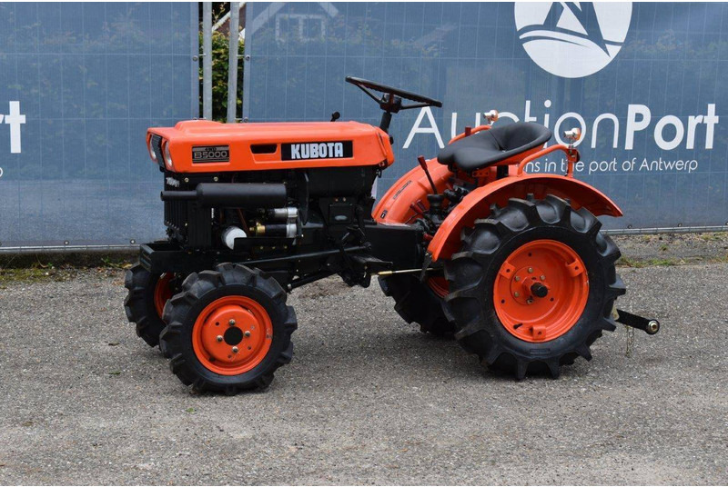 Kubota B5000 - جرار: صور 1 Kubota B5000 - جرار: صور 1