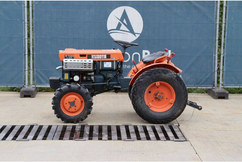 Kubota B7000 - جرار: صور 2 Kubota B7000 - جرار: صور 2