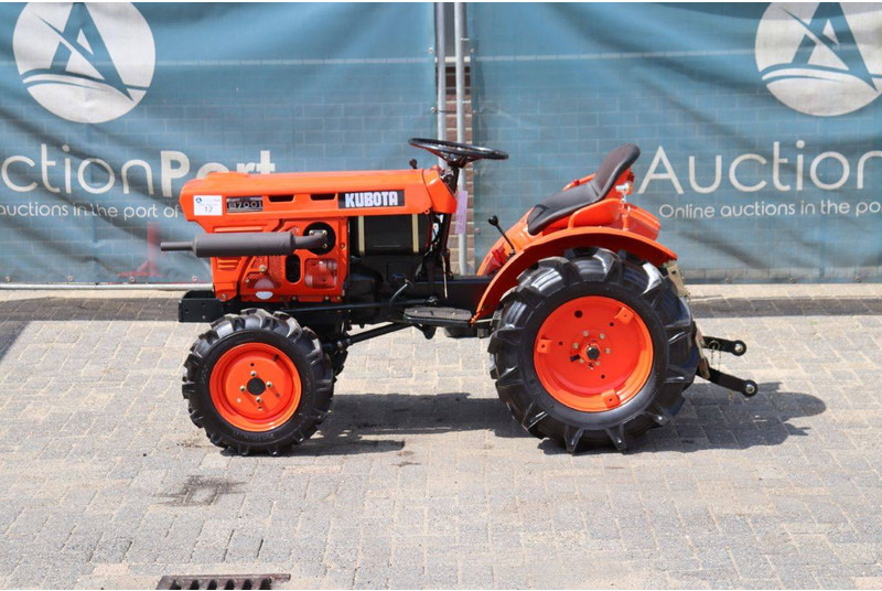 Kubota B7001 - جرار: صور 2 Kubota B7001 - جرار: صور 2