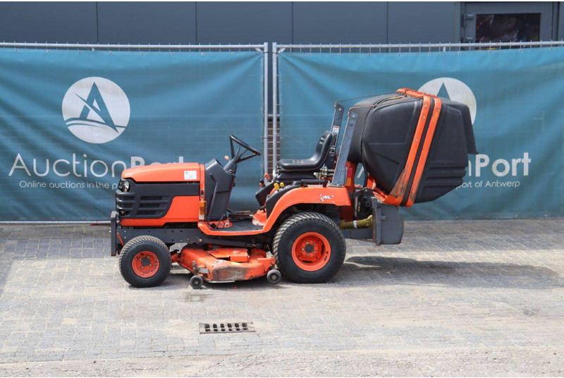 Kubota BX2200D - جزازة المروج: صور 1 Kubota BX2200D - جزازة المروج: صور 1