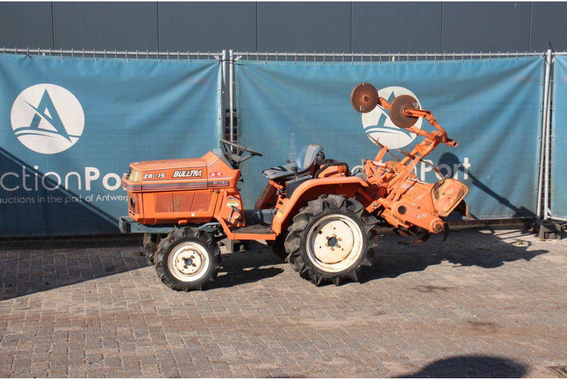 Kubota Bulltra ZB1-15 - جرار: صور 1 Kubota Bulltra ZB1-15 - جرار: صور 1