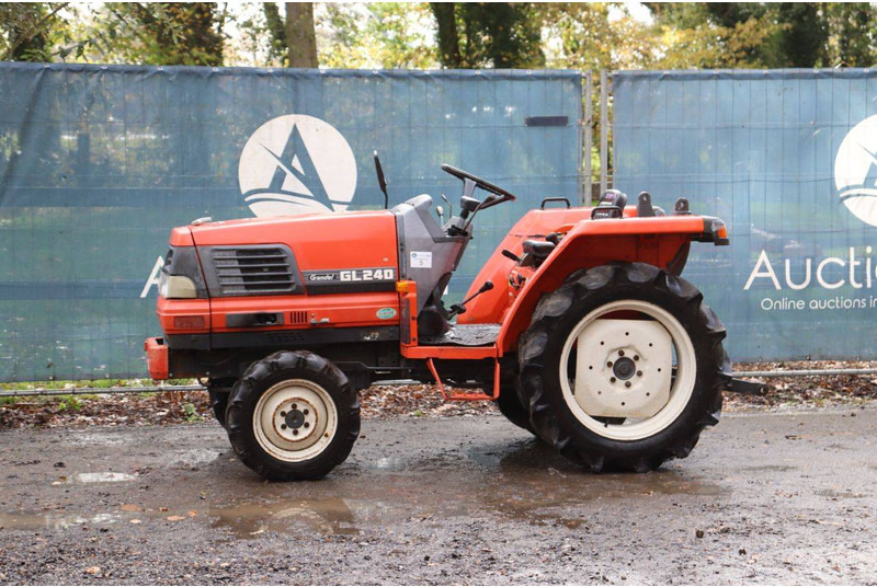 Kubota GL240 - جرار: صور 1 Kubota GL240 - جرار: صور 1