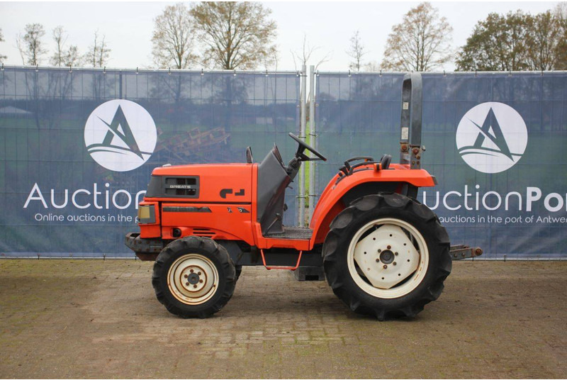 Kubota GT-3 - جرار: صور 2 Kubota GT-3 - جرار: صور 2