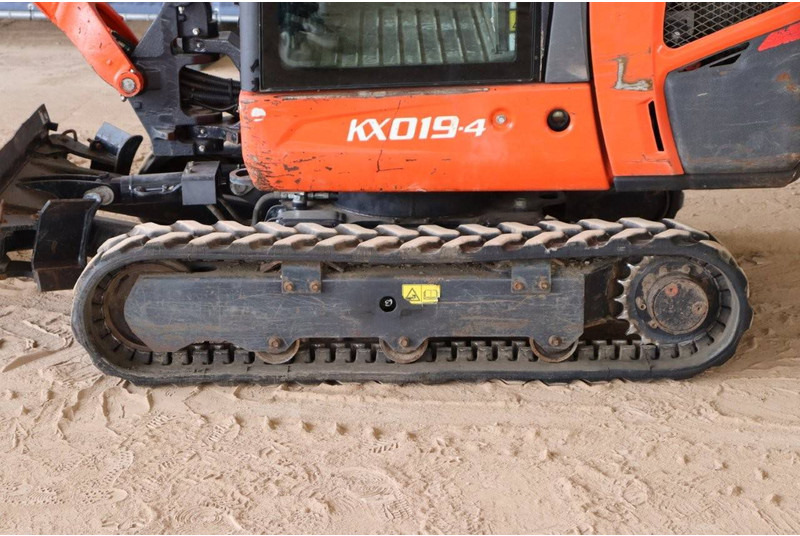 حفارة مصغرة Kubota KX019-4: صور 16