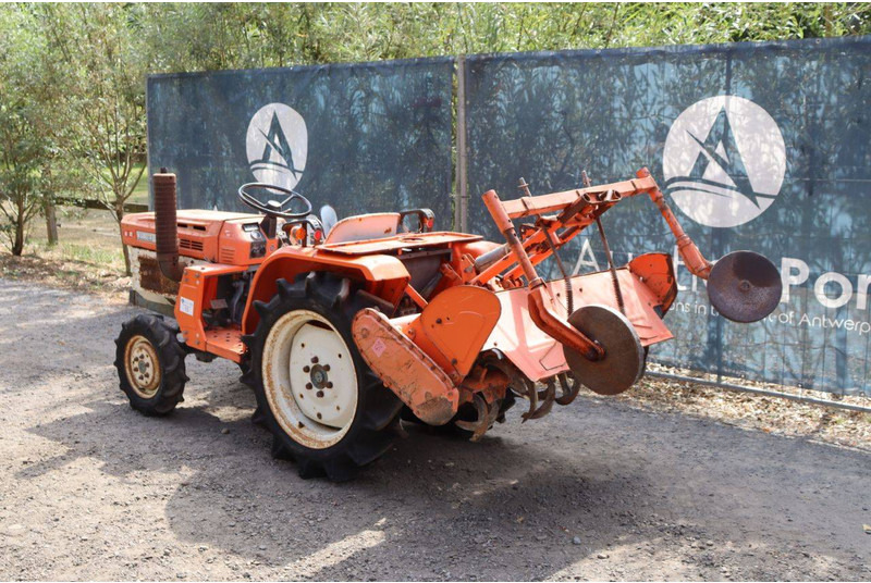 Kubota ZB1600 - جرار: صور 4 Kubota ZB1600 - جرار: صور 4
