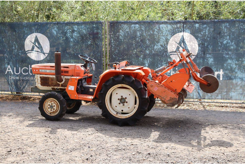 Kubota ZB1600 - جرار: صور 3 Kubota ZB1600 - جرار: صور 3