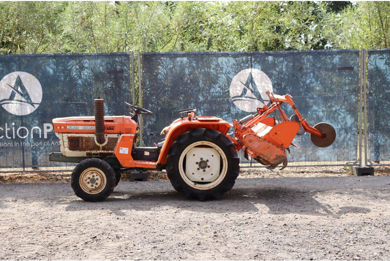 Kubota ZB1600 - جرار: صور 2 Kubota ZB1600 - جرار: صور 2