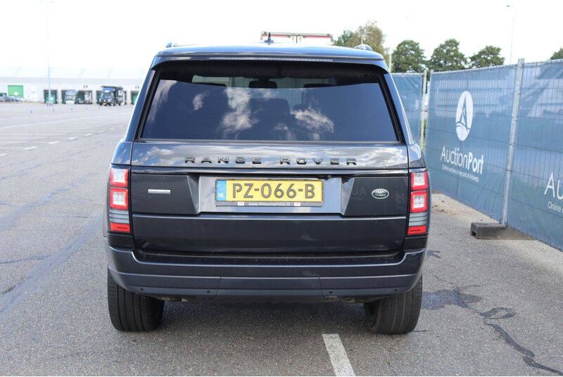 Land Rover Range Rover - سيارة دفع رباعي: صور 5 Land Rover Range Rover - سيارة دفع رباعي: صور 5