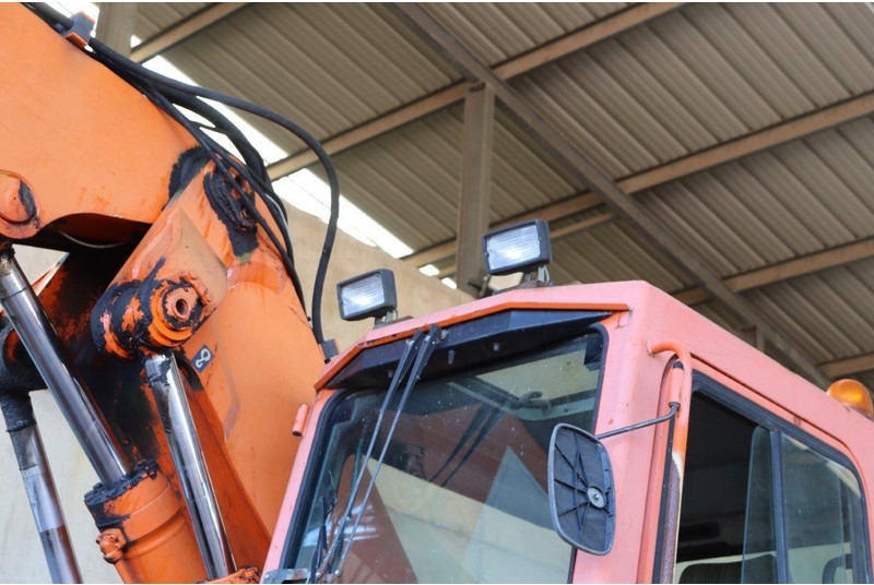 حفارة على عجلات Liebherr A316: صور 15