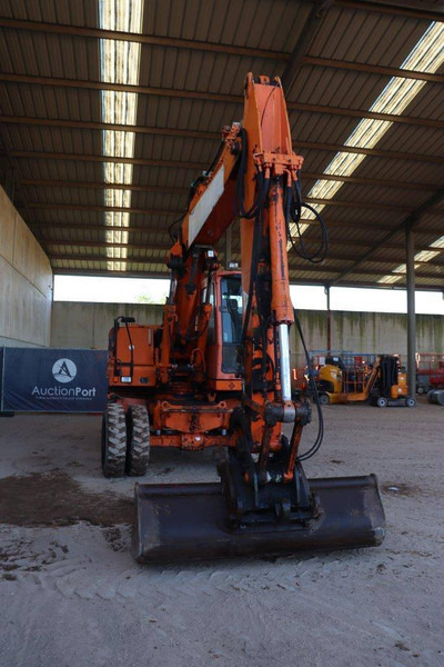 حفارة على عجلات Liebherr A316: صور 7