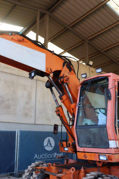 حفارة على عجلات Liebherr A316: صور 14