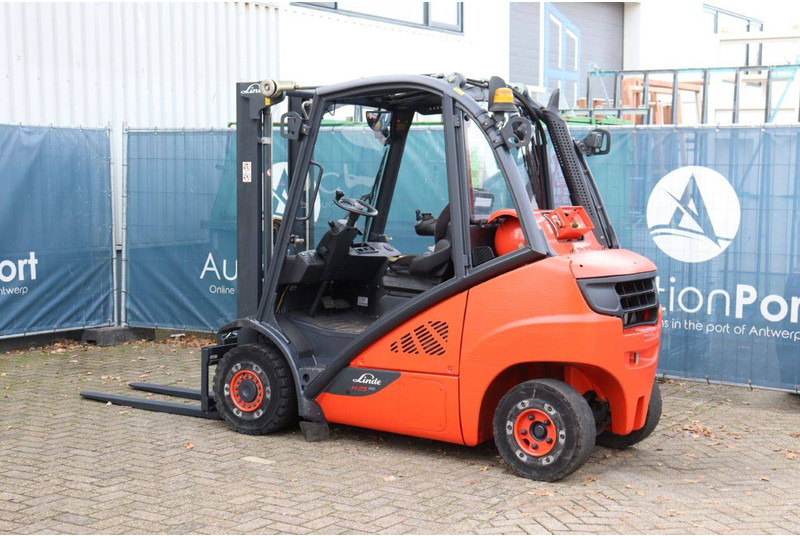 Linde H25T-02 - رافعة شوكية تعمل بالغاز: صور 3 Linde H25T-02 - رافعة شوكية تعمل بالغاز: صور 3