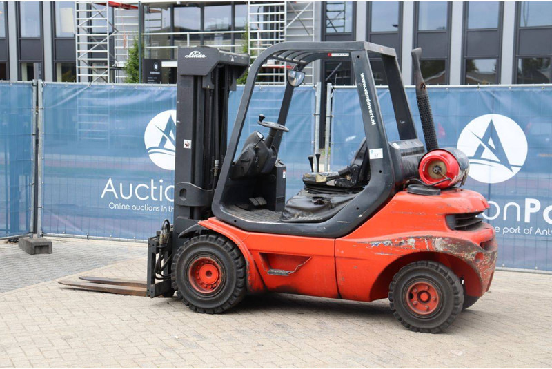 Linde H30T-03 - رافعة شوكية تعمل بالغاز: صور 3 Linde H30T-03 - رافعة شوكية تعمل بالغاز: صور 3