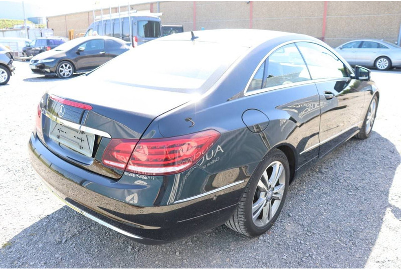 Mercedes-Benz E-Klasse 200 - سيارة: صور 5 Mercedes-Benz E-Klasse 200 - سيارة: صور 5