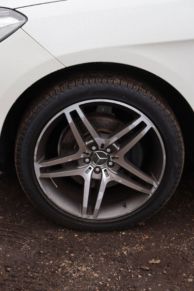 سيدان Mercedes-Benz ML350: صور 14 سيدان Mercedes-Benz ML350: صور 14