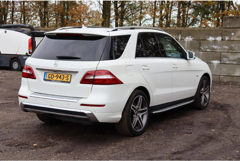 سيدان Mercedes-Benz ML350: صور 6 سيدان Mercedes-Benz ML350: صور 6