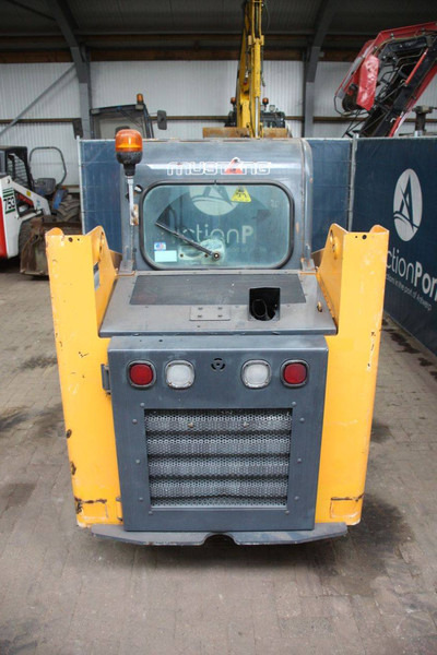 Mustang R135 - اللودر بعجل: صور 4 Mustang R135 - اللودر بعجل: صور 4