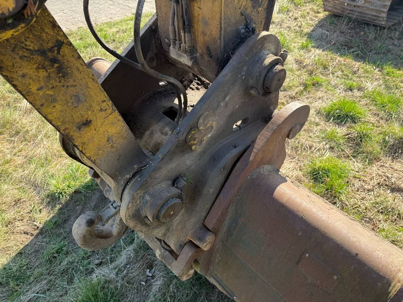 حفارات زحافة New Holland E215: صور 7 حفارات زحافة New Holland E215: صور 7