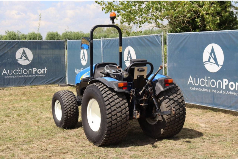 New Holland T3040 - جرار: صور 4 New Holland T3040 - جرار: صور 4