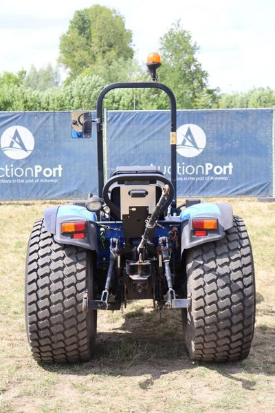 New Holland T3040 - جرار: صور 5 New Holland T3040 - جرار: صور 5