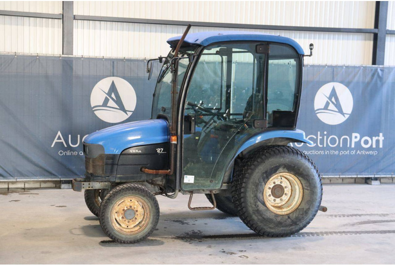 New Holland TC27D - جرار: صور 1 New Holland TC27D - جرار: صور 1