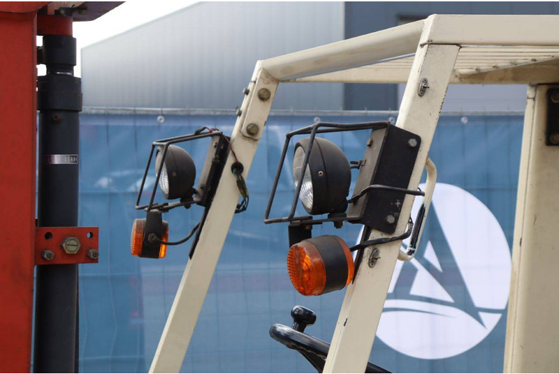 رافعة شوكية تعمل بالغاز Nissan KCUGH02F350: صور 14 رافعة شوكية تعمل بالغاز Nissan KCUGH02F350: صور 14