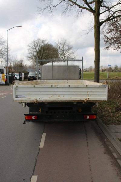 Nissan NT500 - شاحنات مسطحة: صور 4 Nissan NT500 - شاحنات مسطحة: صور 4