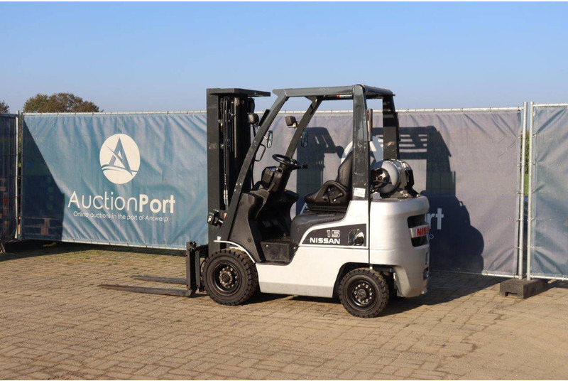 Nissan P1F1A150 - رافعة شوكية تعمل بالغاز: صور 3 Nissan P1F1A150 - رافعة شوكية تعمل بالغاز: صور 3