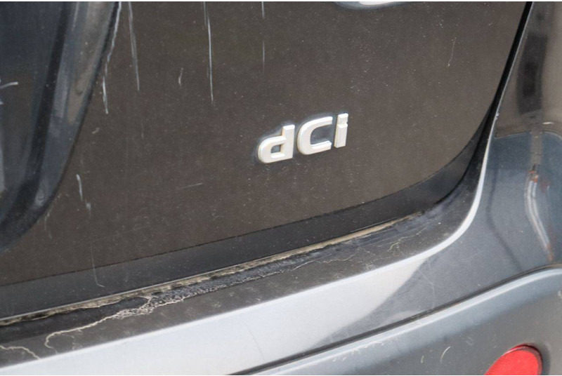 سيدان Nissan QASHQAI: صور 20