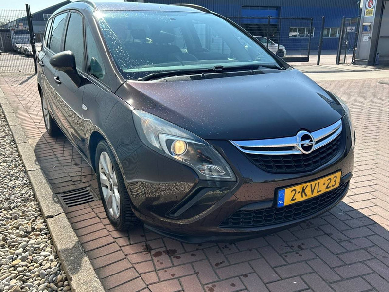 Opel Zafira 1.4 Tourer Business+ - سيارة: صور 5 Opel Zafira 1.4 Tourer Business+ - سيارة: صور 5