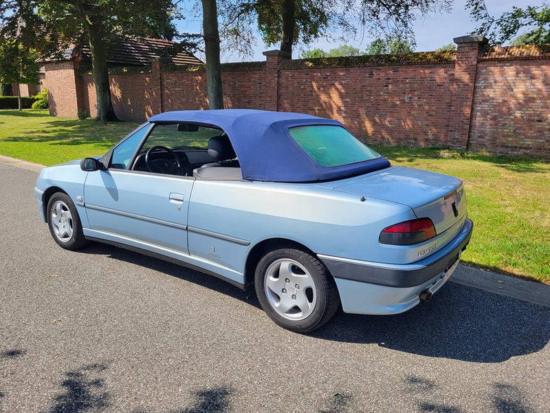 Peugeot 306 Cabriolet 1.6 Automatic - سيدان: صور 3 Peugeot 306 Cabriolet 1.6 Automatic - سيدان: صور 3