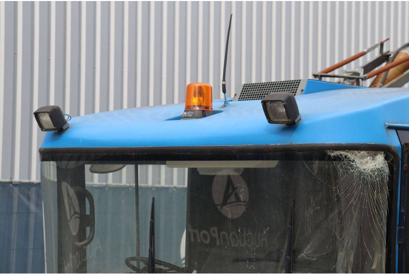 سياره كنس شوارع Ravo 5002 SI: صور 12 سياره كنس شوارع Ravo 5002 SI: صور 12