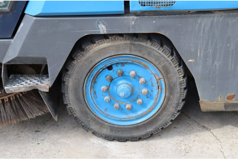 سياره كنس شوارع Ravo 5002 SI: صور 18 سياره كنس شوارع Ravo 5002 SI: صور 18