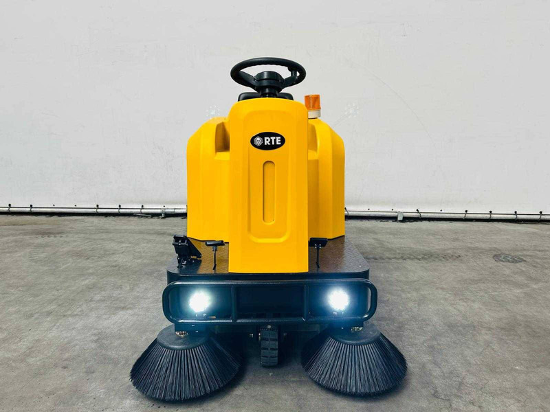 SW80 - سياره كنس شوارع: صور 5 SW80 - سياره كنس شوارع: صور 5